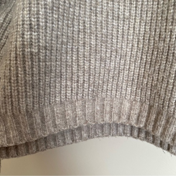 Women’s H&M knit tan/light brown sweater size S like new - Picture 5 of 9